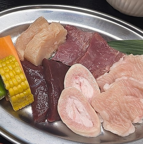 ホルモン盛り合わせ